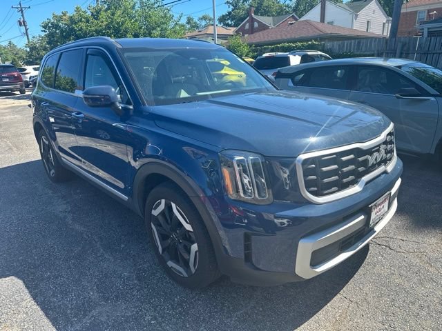 Used 2024 Kia Telluride S FWD image 3
