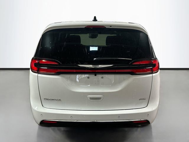 New 2026 Chrysler Pacifica Select image 7