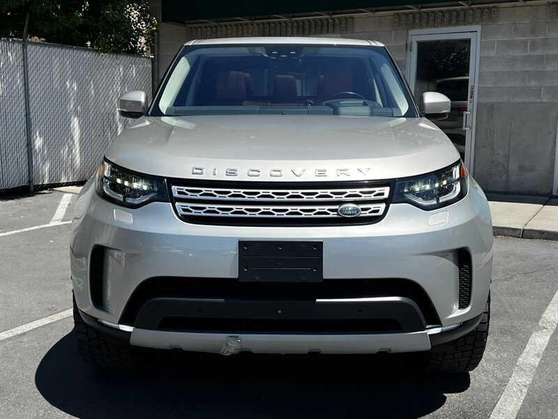 Used 2017 Land Rover Discovery HSE Luxury AWD/4WD image 2