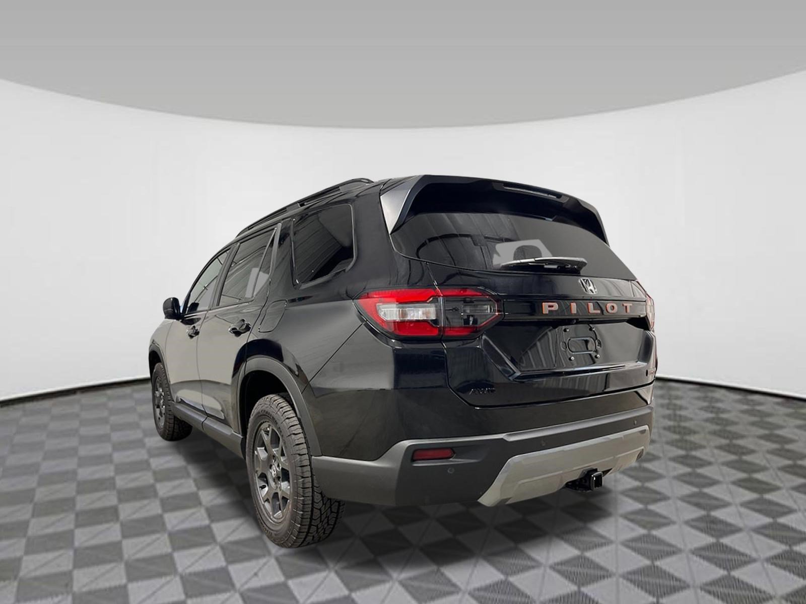 New 2026 Honda Pilot TrailSport image 4