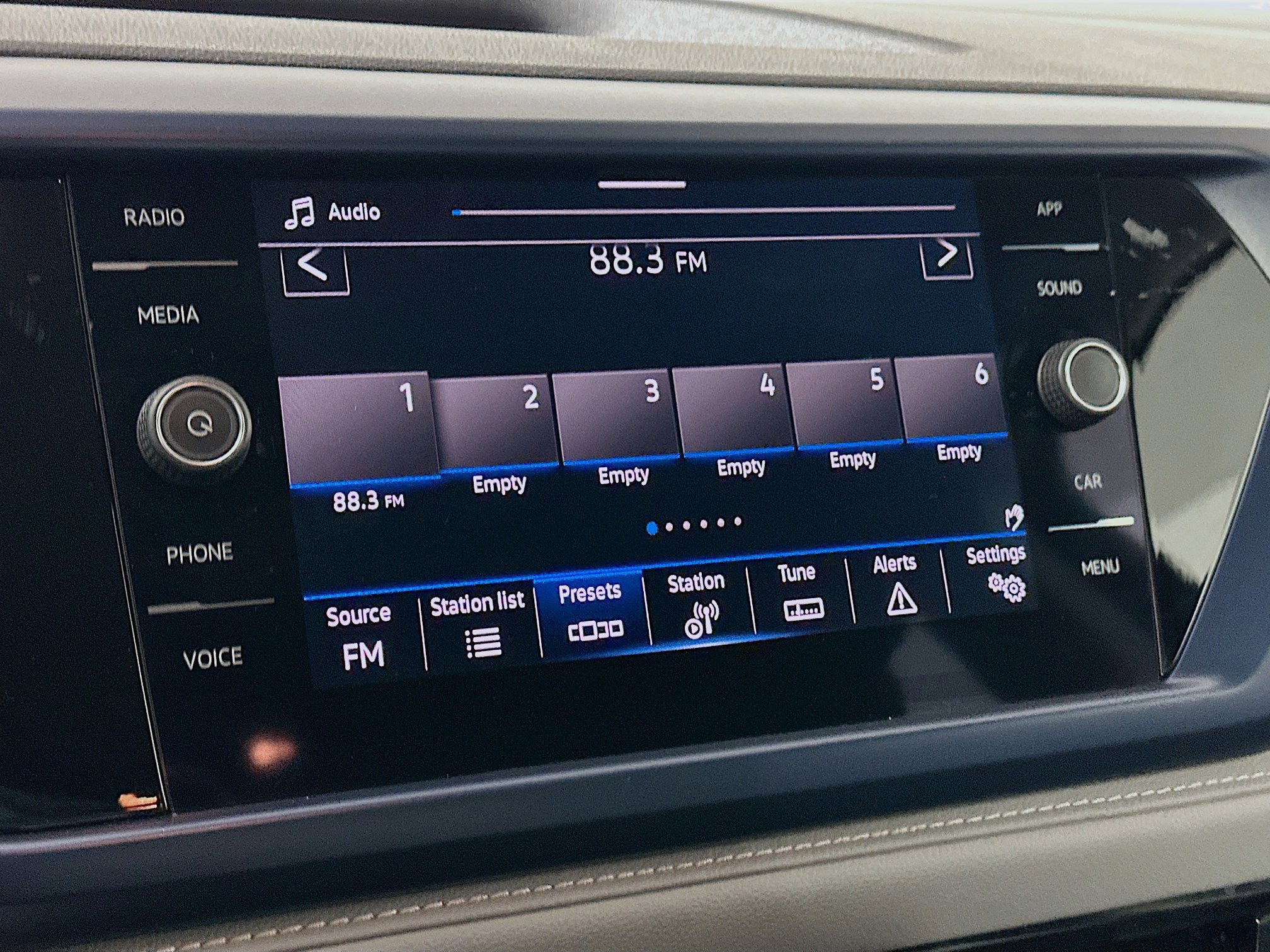 Used 2024 Volkswagen Taos SE image 21