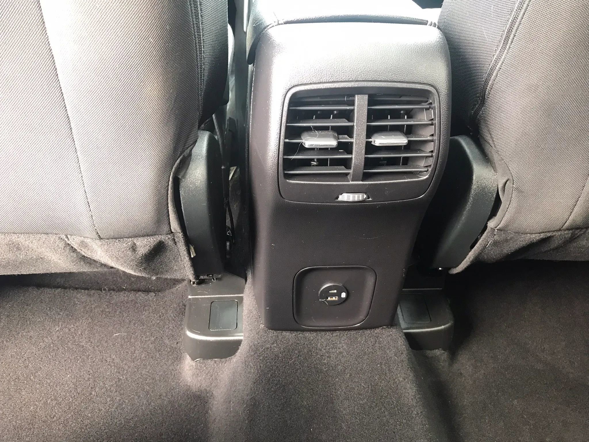 Used 2022 Ford Escape SE w/ SE Sport Appearance Package AWD/4WD image 35