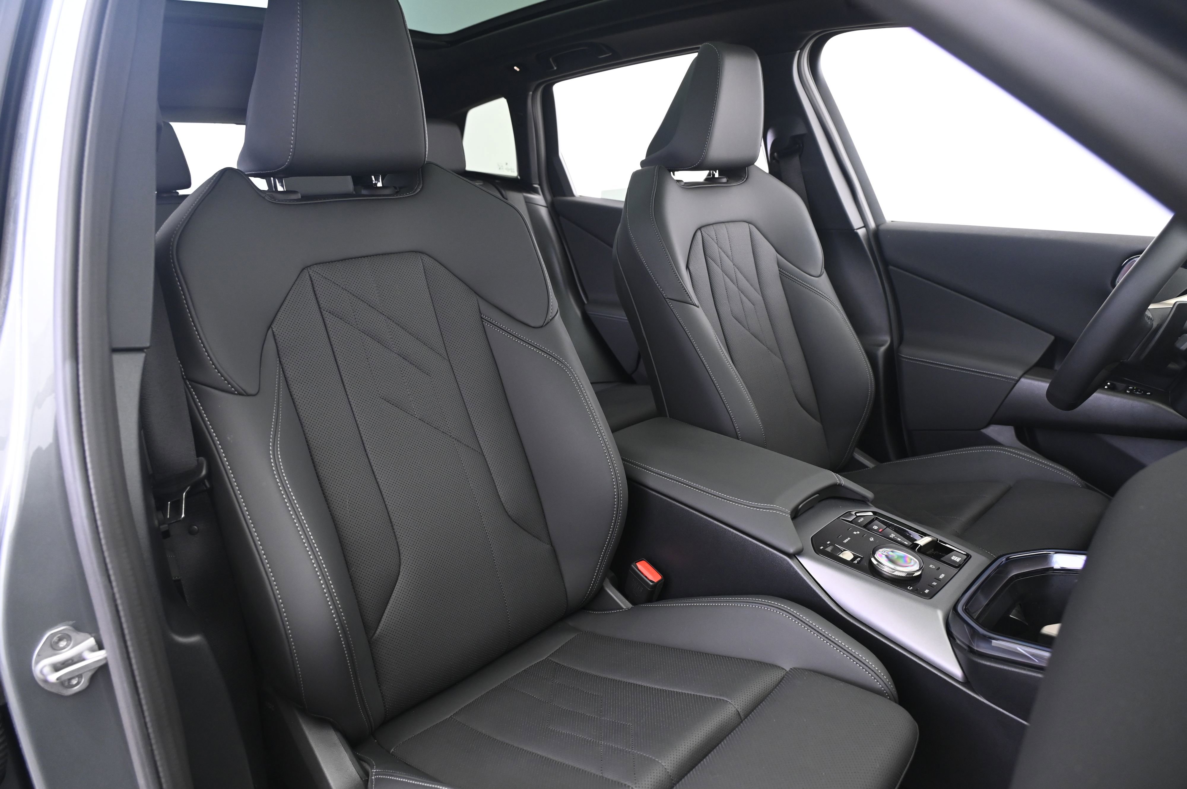 Used 2025 BMW X3 xDrive30i w/ Convenience Package image 24