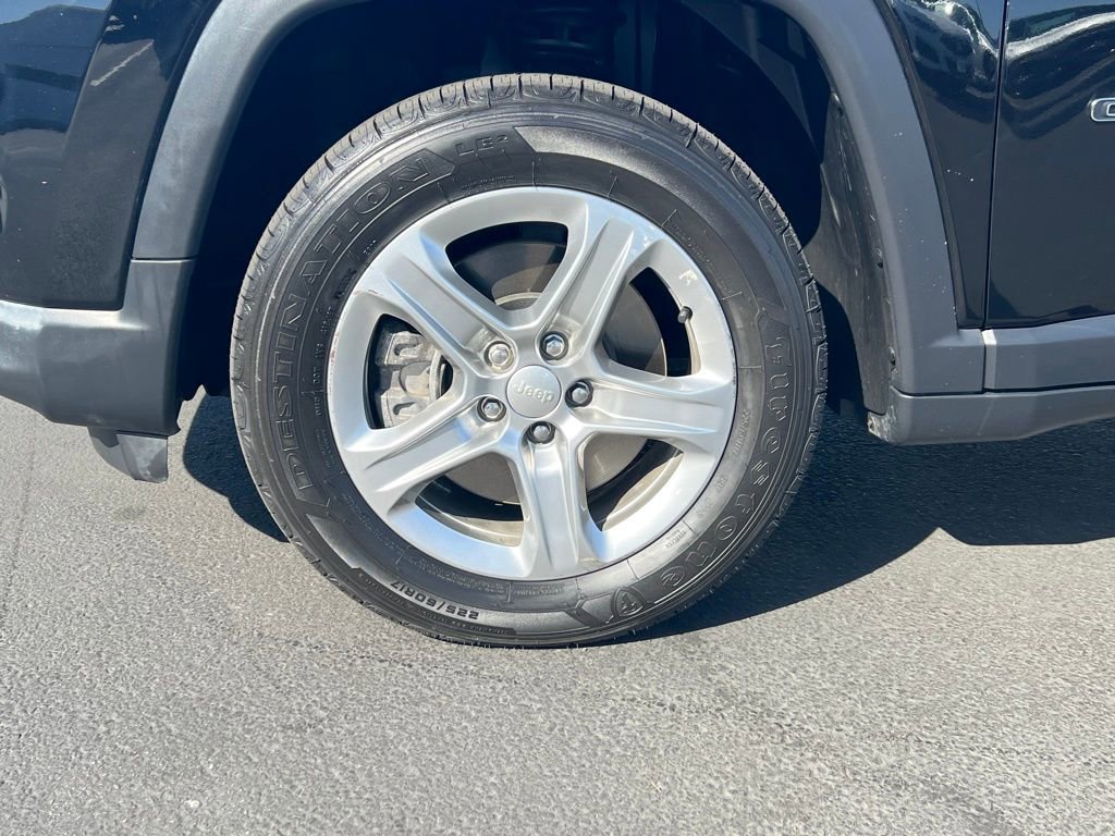 Used 2024 Jeep Compass Latitude w/ Convenience Group image 6