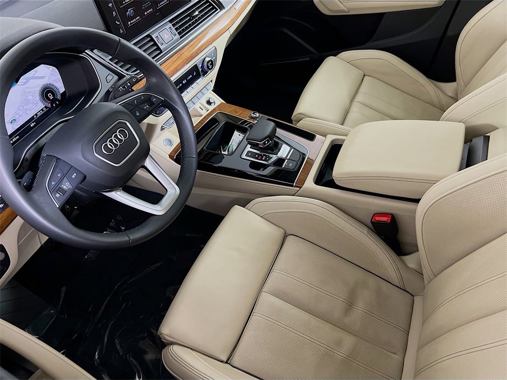 Used 2023 Audi Q5 2.0T Prestige w/ Prestige Package image 24