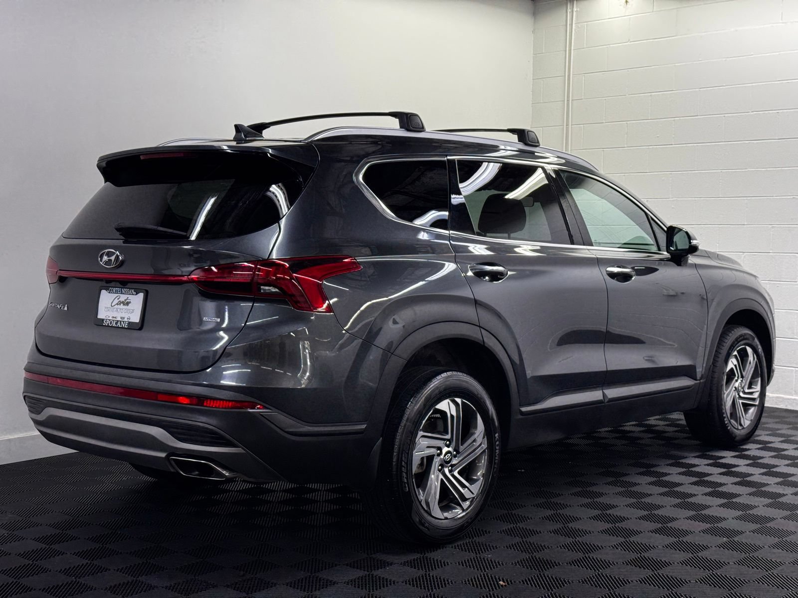 Used 2023 Hyundai Santa Fe SEL AWD/4WD image 2