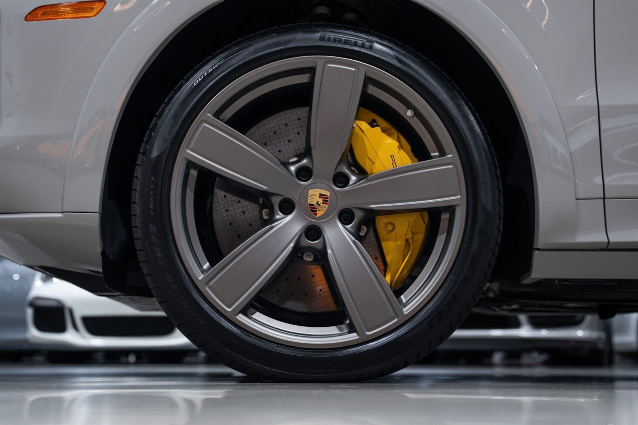 Used 2021 Porsche Cayenne Turbo AWD/4WD image 11