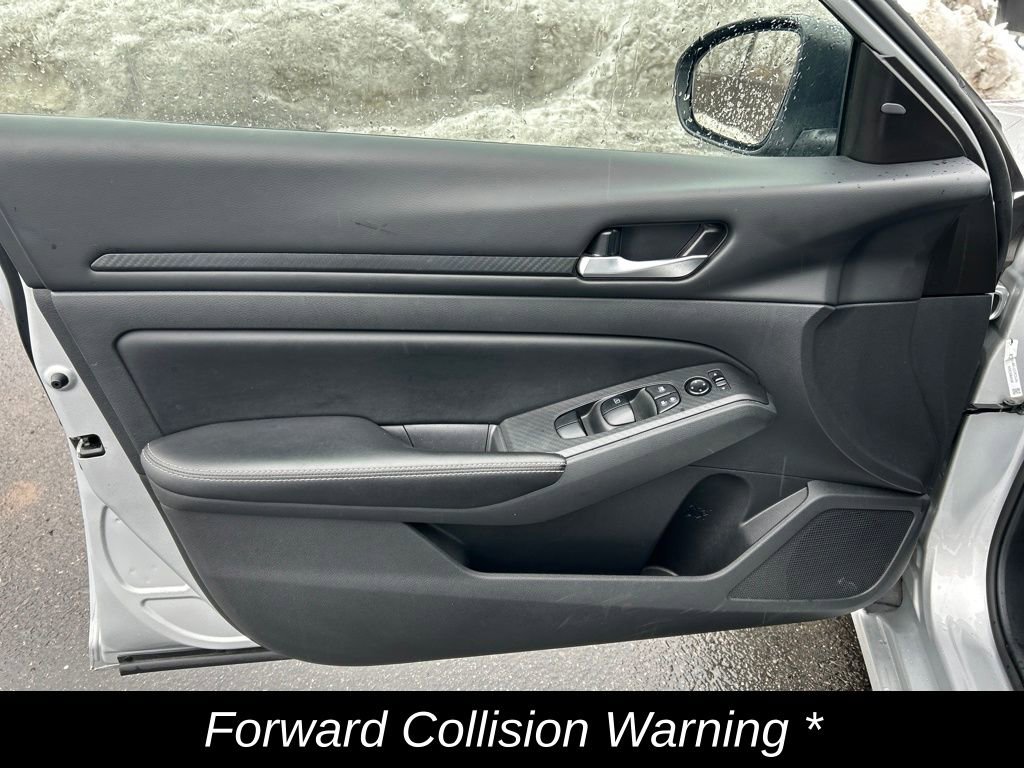 Used 2024 Nissan Altima 2.5 SV image 13