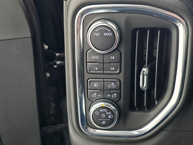 Used 2023 GMC Sierra 3500 Denali w/ Denali Black Diamond Edition AWD/4WD image 30