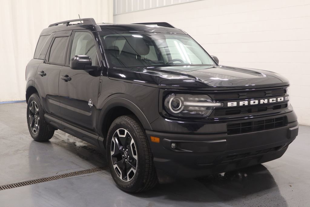 Used 2021 Ford Bronco Sport Outer Banks w/ Outer Banks Package (96D) image 2