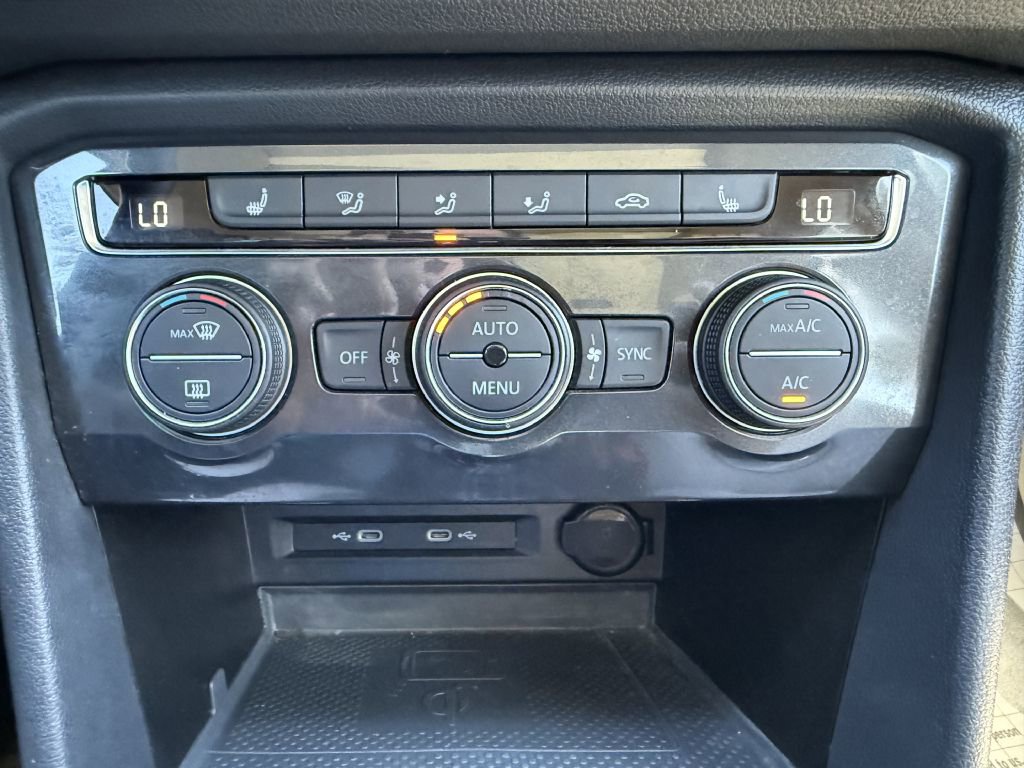 Used 2021 Volkswagen Tiguan SE w/ Panoramic Sunroof Package AWD/4WD image 30