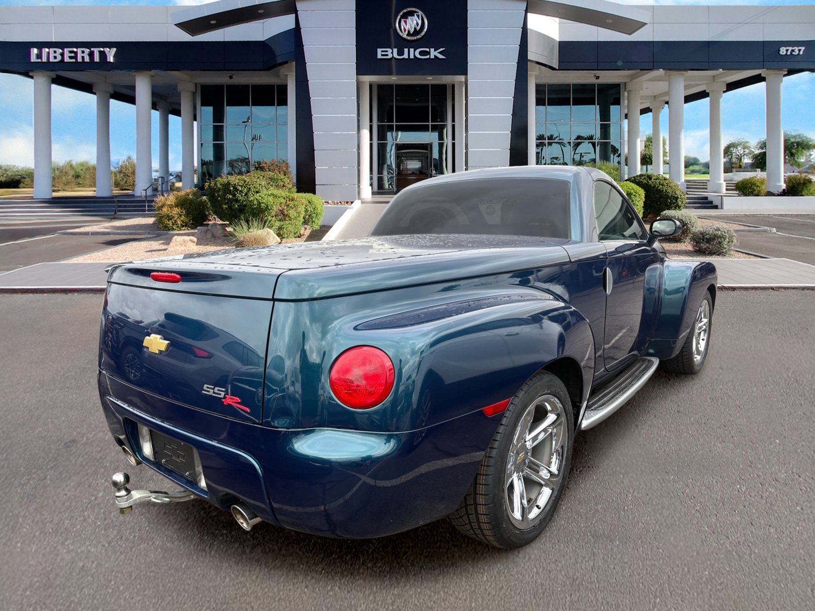Used 2005 Chevrolet SSR w/ Preferred Equipment Group RWD image 2