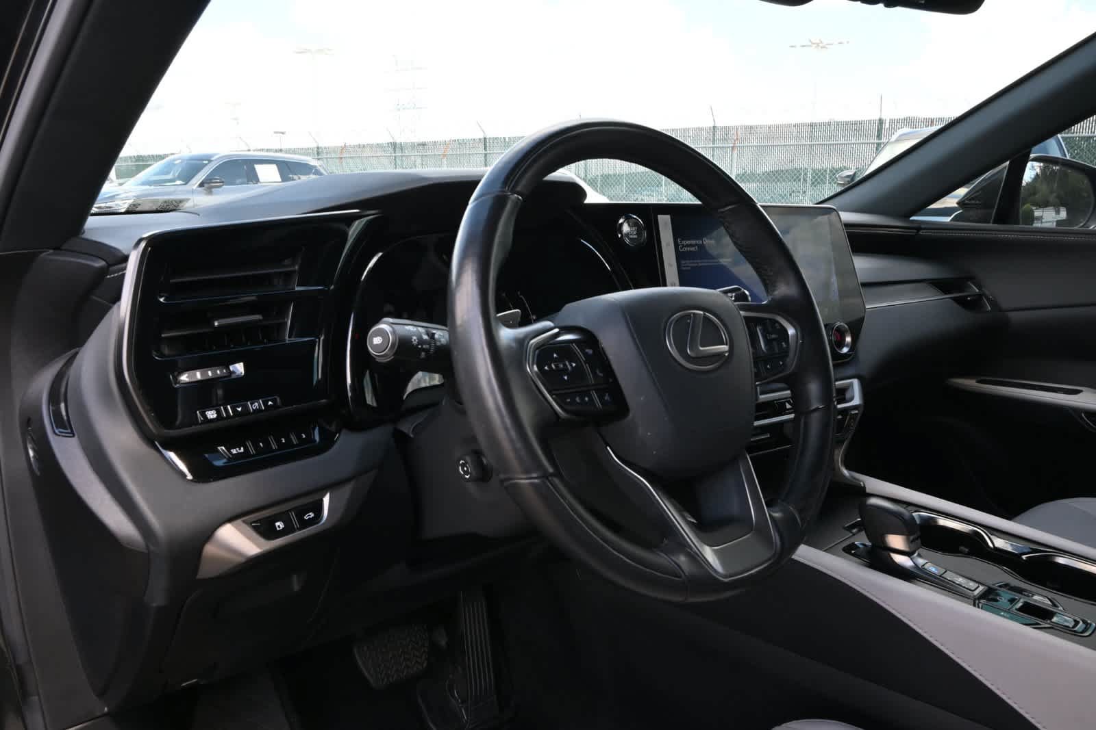 Used 2024 Lexus RX 350 Premium w/ Accessory Package (Z1) FWD image 16