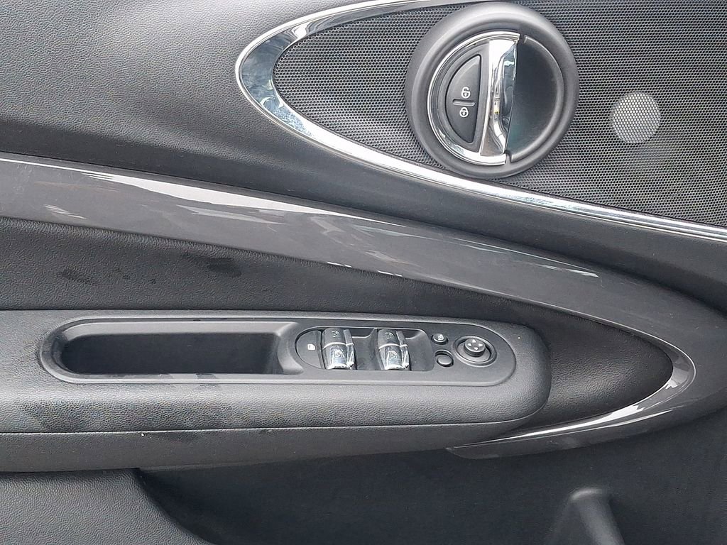 Used 2017 MINI Cooper Clubman S image 13