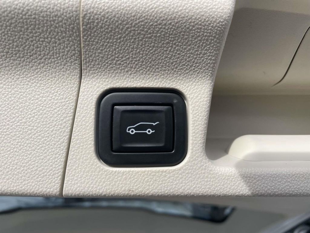 Used 2021 GMC Acadia Denali image 49