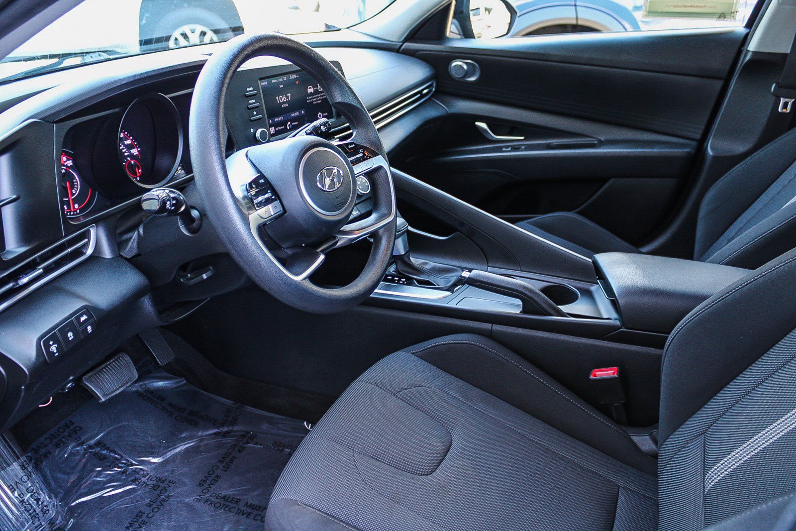 Used 2023 Hyundai Elantra SE FWD image 19
