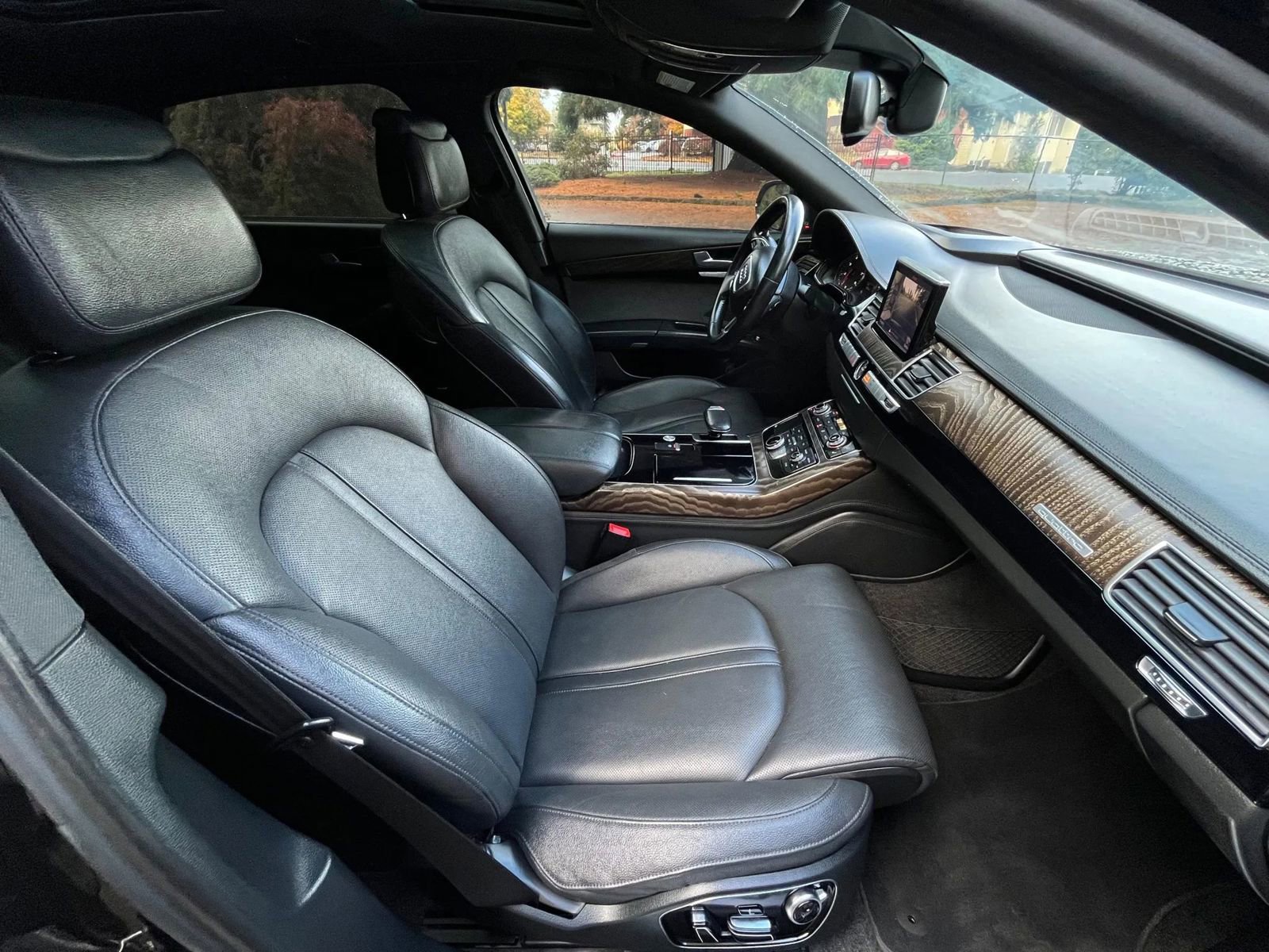 Used 2017 Audi A8 L 3.0T w/ Executive Package image 10