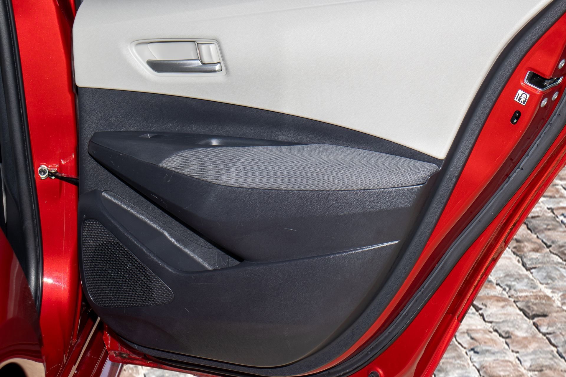 Used 2020 Toyota Corolla LE image 12