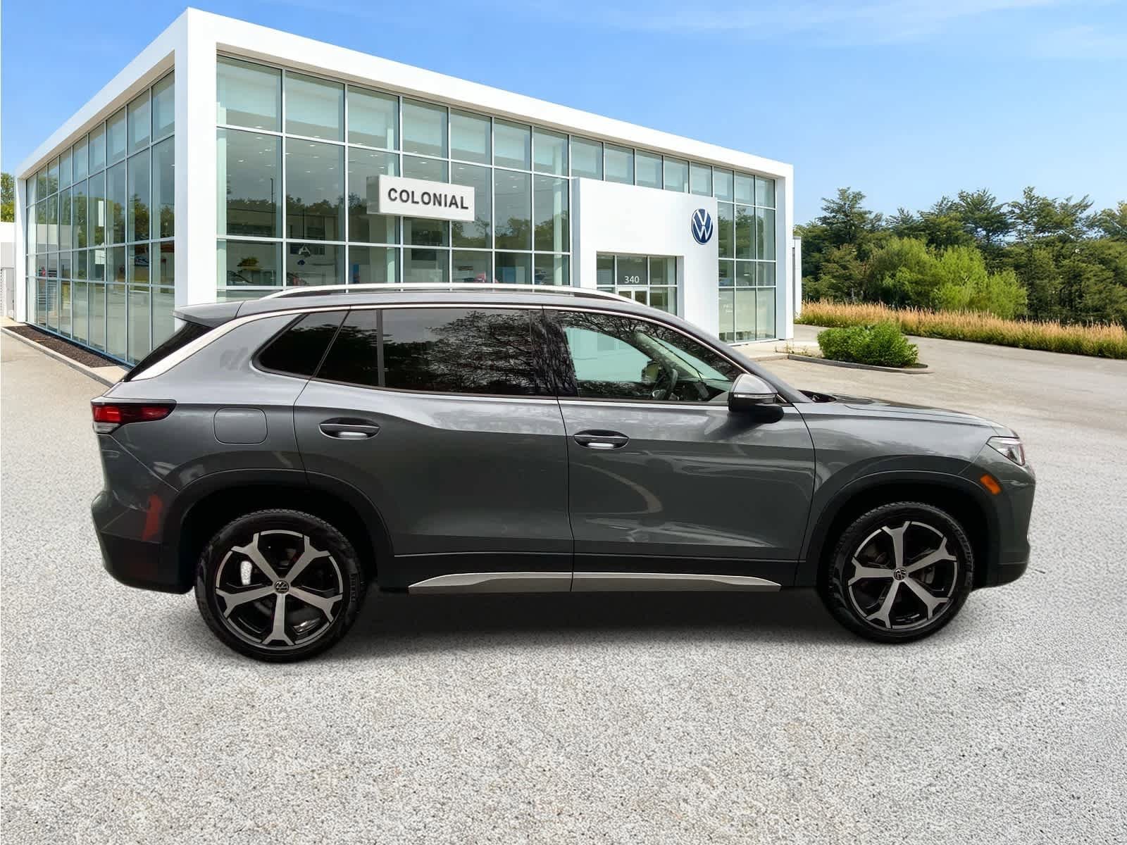 Certified 2026 Volkswagen Tiguan SE w/ Panoramic Sunroof Package AWD/4WD image 5