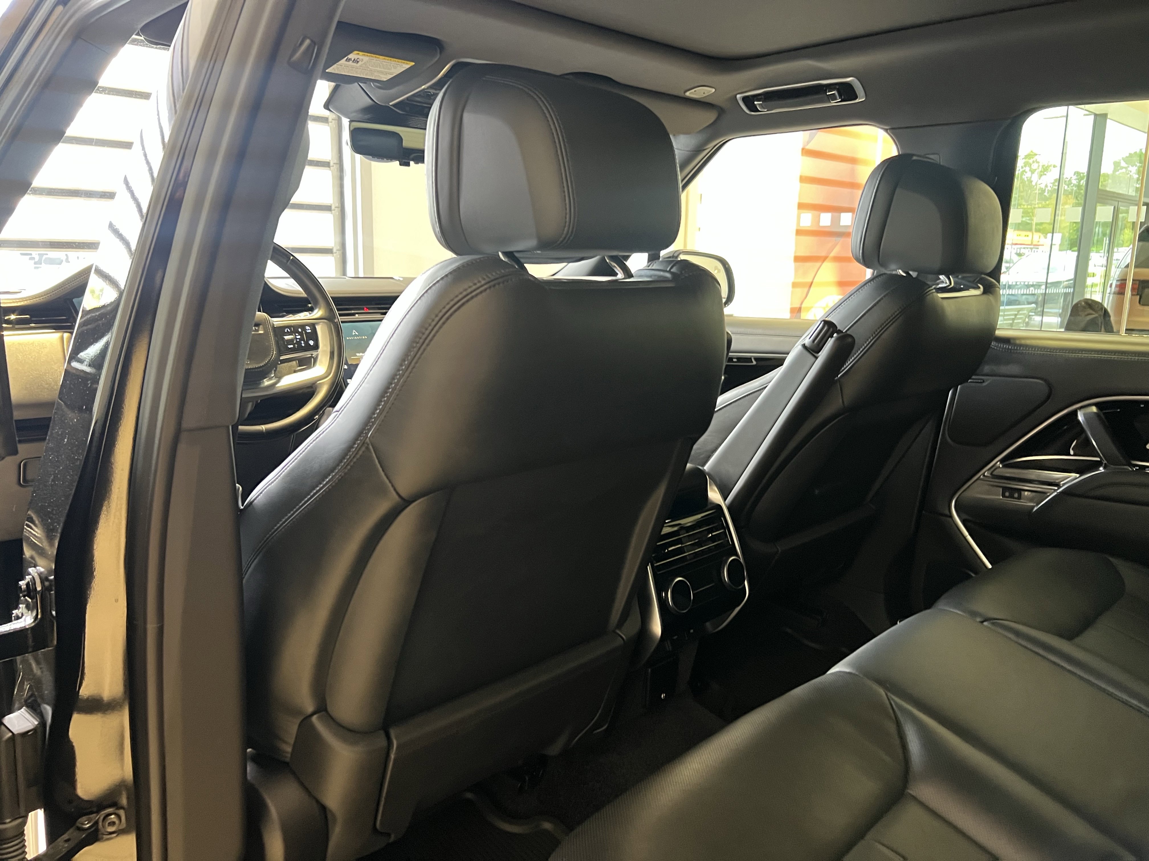 Used 2023 Land Rover Range Rover SE image 32
