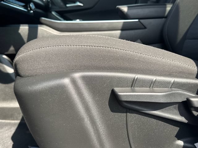 Used 2026 Chevrolet Equinox LT AWD/4WD image 14