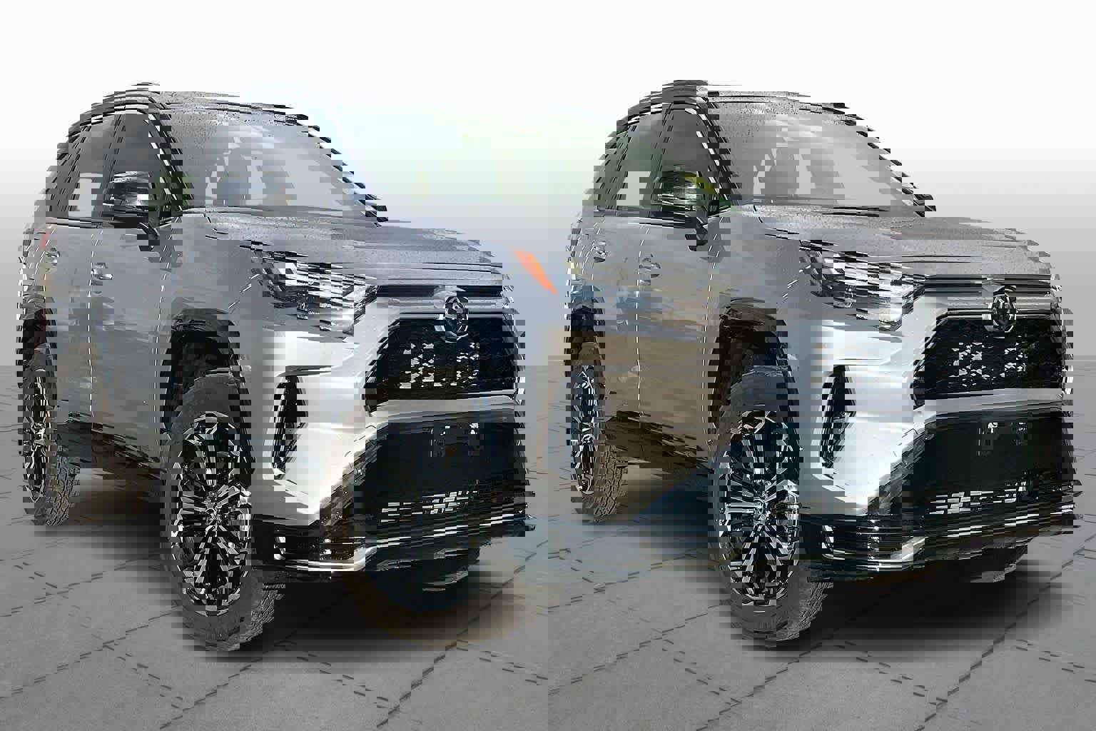 Used 2025 Toyota RAV4 XSE image 2