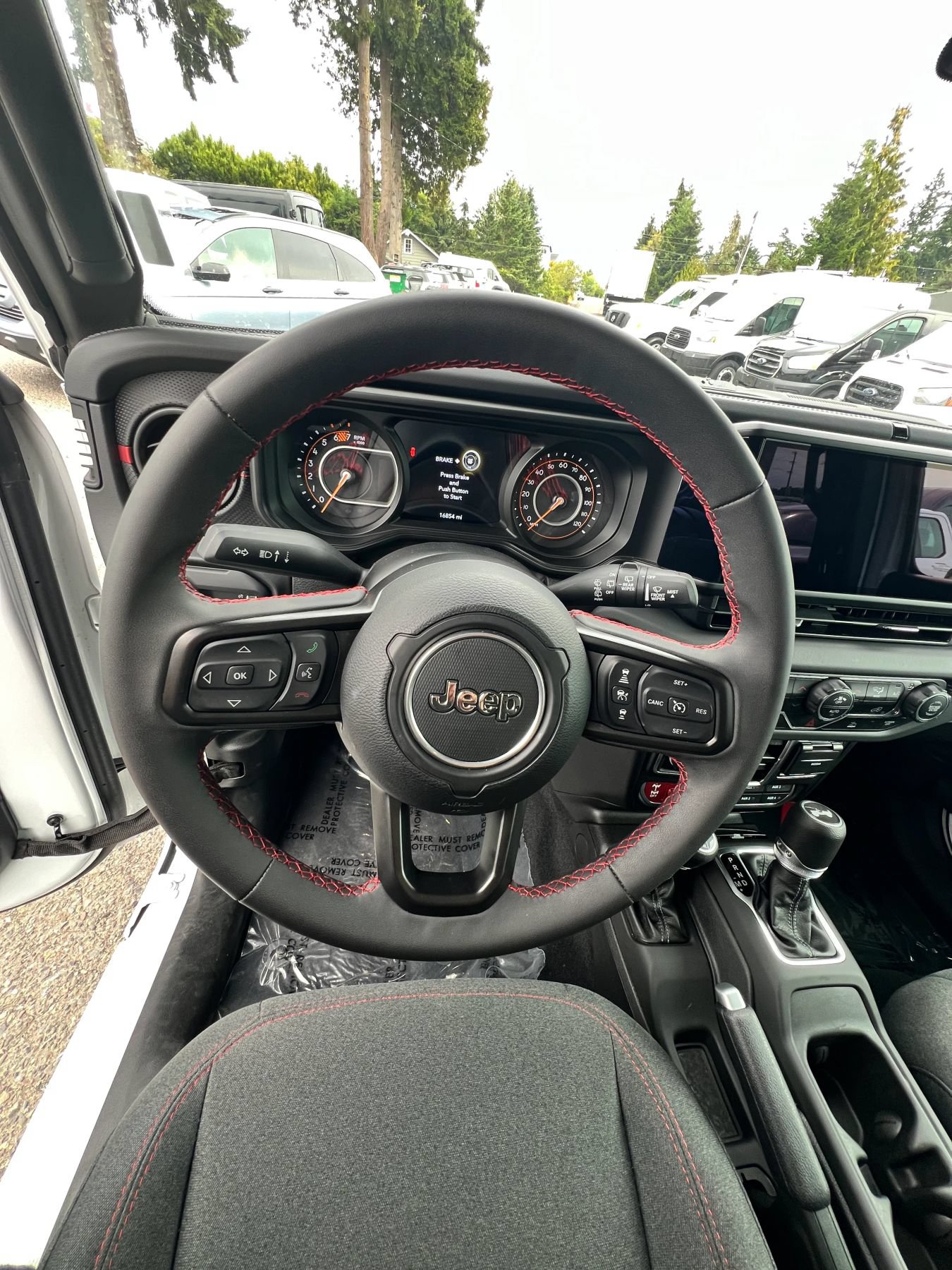 Used 2025 Jeep Wrangler Unlimited Rubicon AWD/4WD image 14