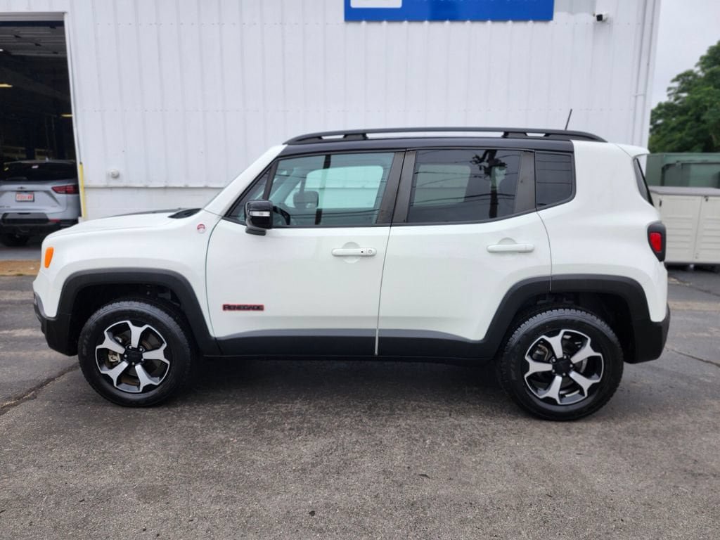 Used 2022 Jeep Renegade Trailhawk w/ Trailer Tow Group AWD/4WD image 2