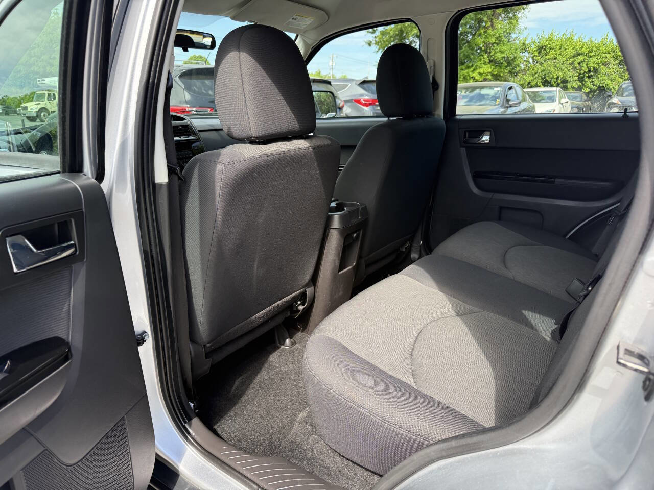 Used 2010 MAZDA Tribute i Sport AWD/4WD image 10