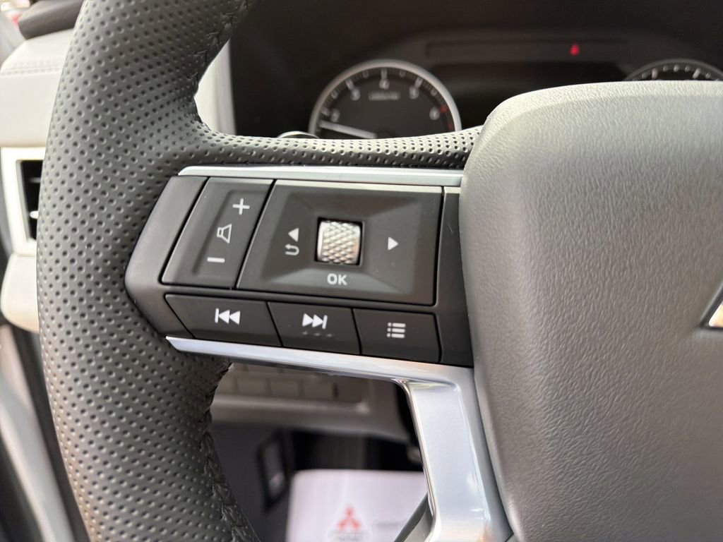 New 2026 Mitsubishi Outlander SE AWD/4WD image 17
