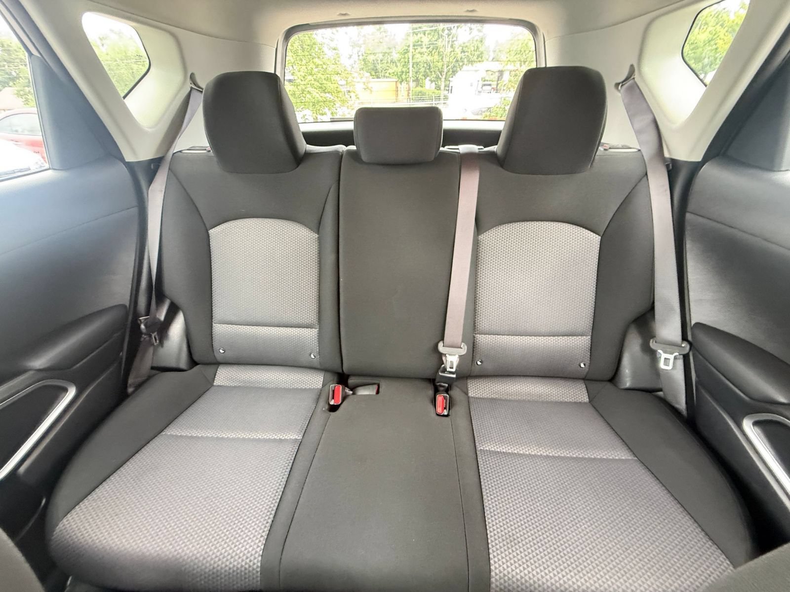 Used 2025 Kia Soul LX w/ LX Technology Package FWD image 36