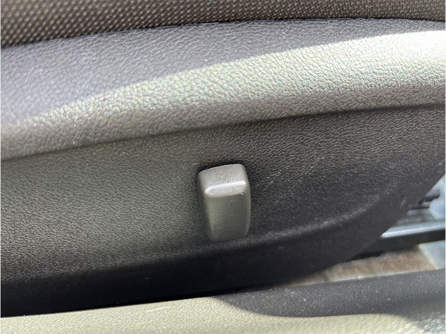 Used 2013 Chevrolet Camaro LS RWD image 32