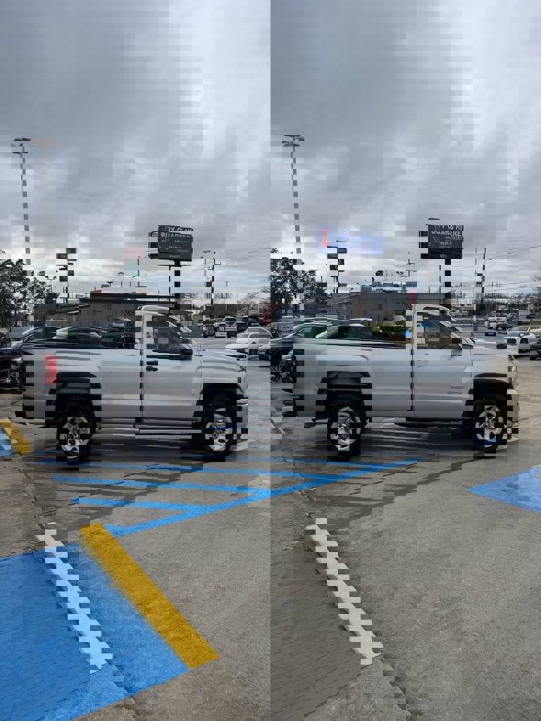 Used 2018 GMC Sierra 1500 2WD Regular Cab image 4