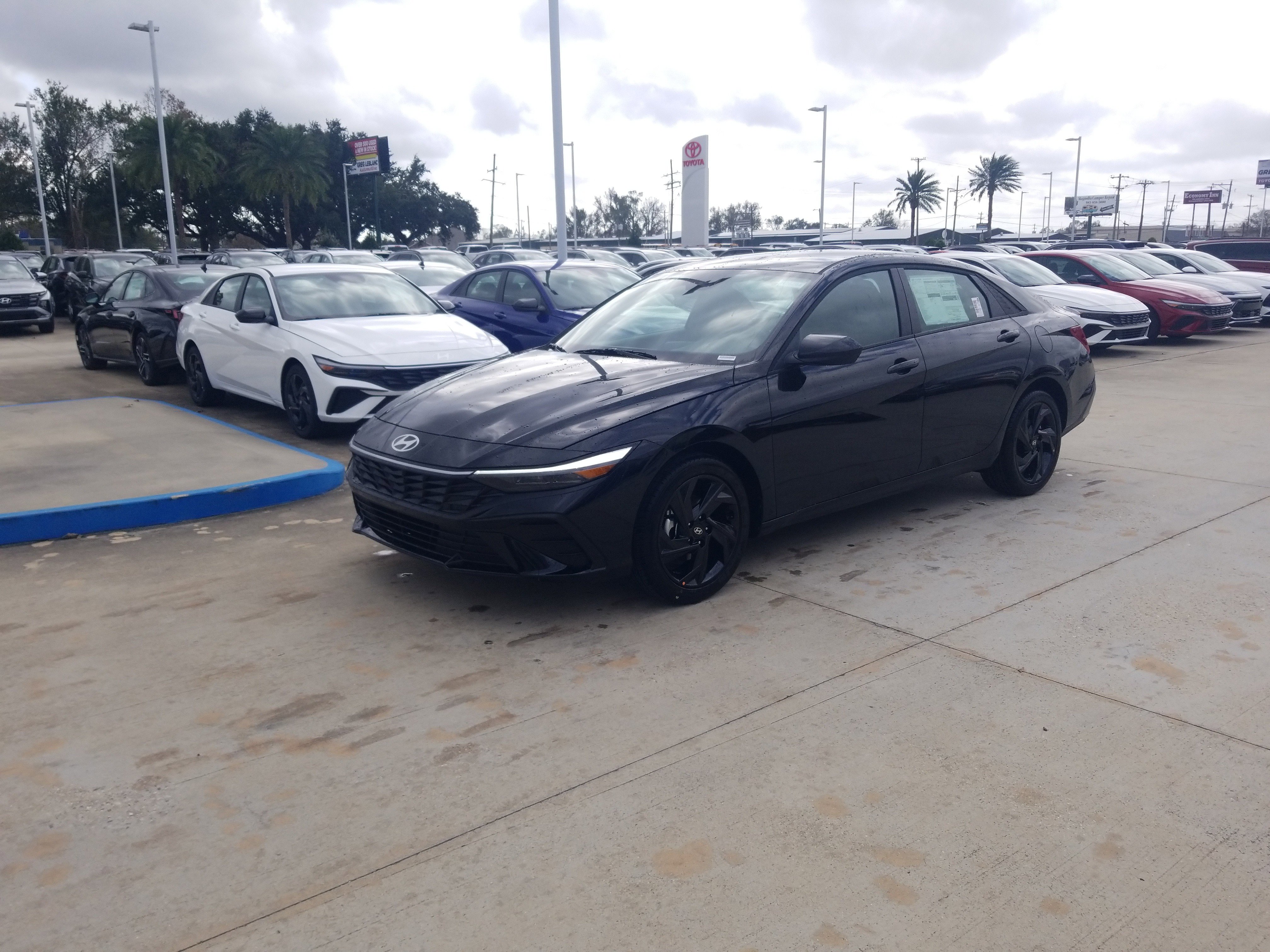 New 2026 Hyundai Elantra Sport image 3