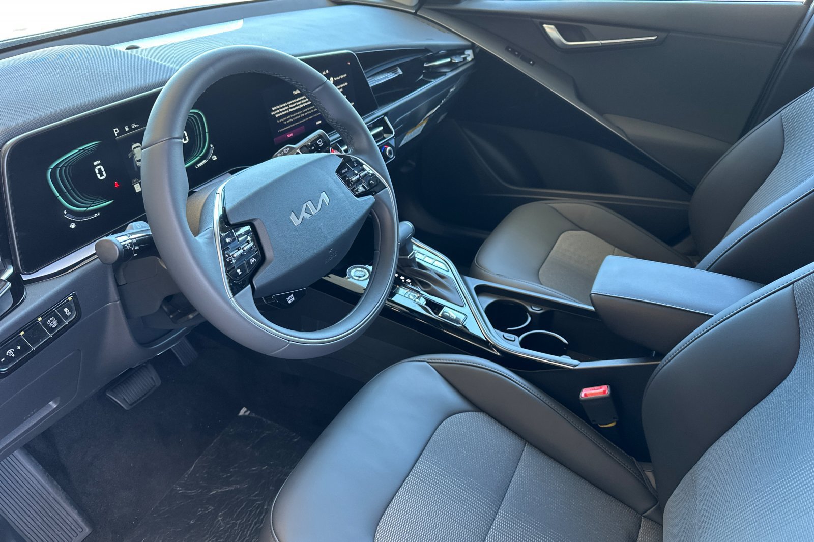 New 2026 Kia Niro EX FWD image 10