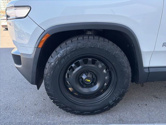 Used 2025 Rivian R1T Adventure image 4