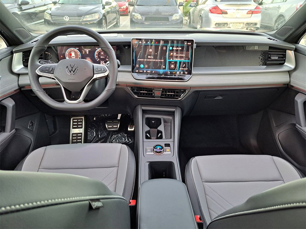 New 2026 Volkswagen Tiguan SE R-Line image 6