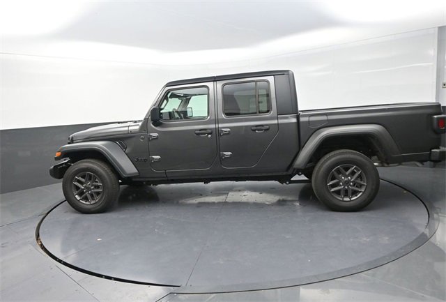 New 2025 Jeep Gladiator Sport image 4
