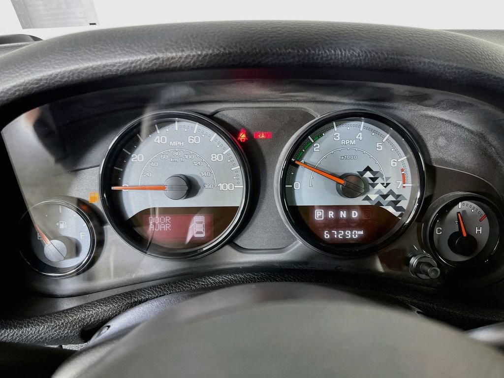 Used 2017 Jeep Wrangler Unlimited Sahara AWD/4WD image 16