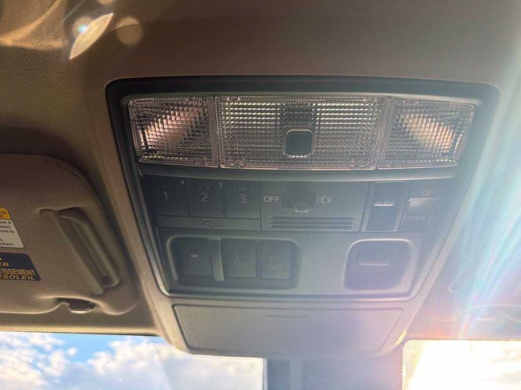 Used 2022 Toyota 4Runner Limited AWD/4WD image 16