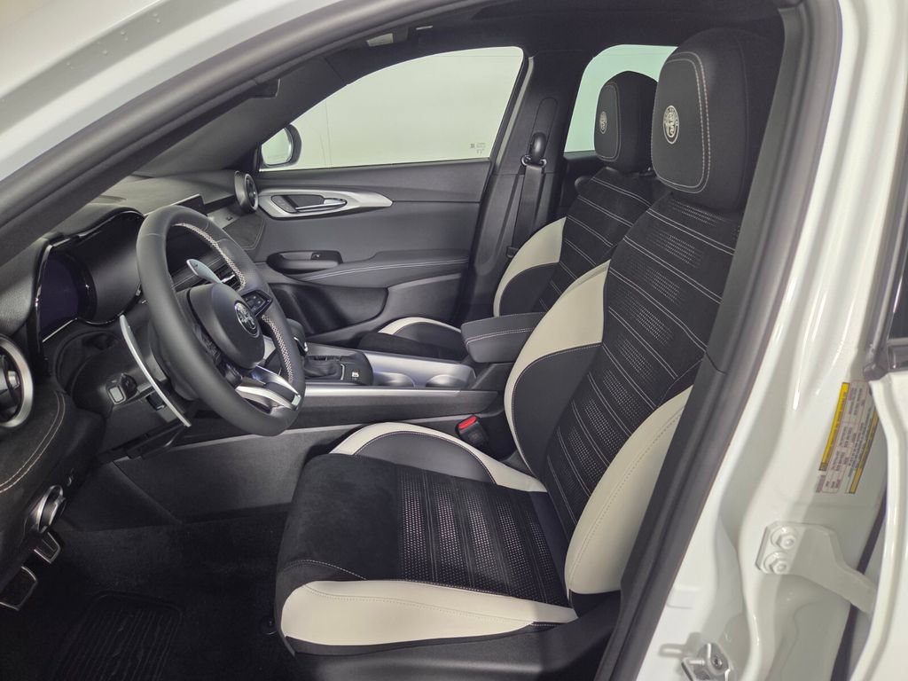 New 2026 Alfa Romeo Tonale w/ Active Assist Package AWD/4WD image 8