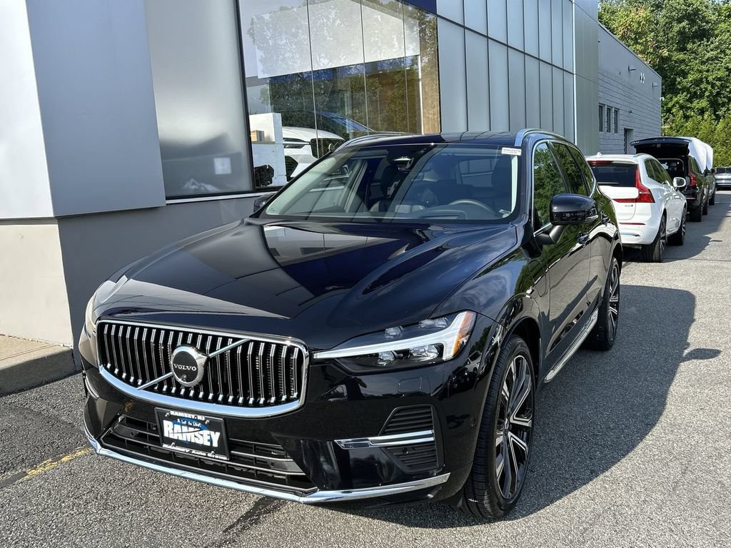 Certified 2023 Volvo XC60 T8 Ultimate w/ Climate Package