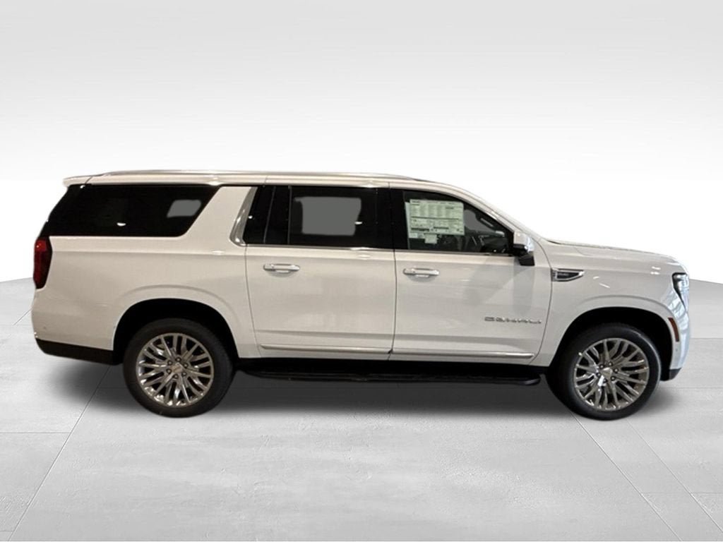 New 2026 GMC Yukon XL Denali w/ LPO, Floor Liner Package AWD/4WD image 8