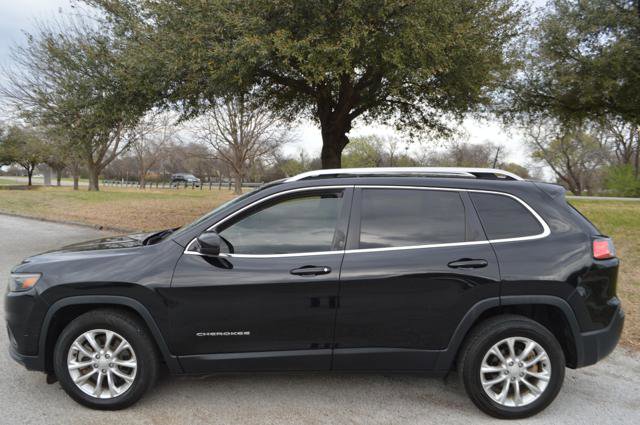 Used 2019 Jeep Cherokee Latitude w/ Popular Appearance Group image 8