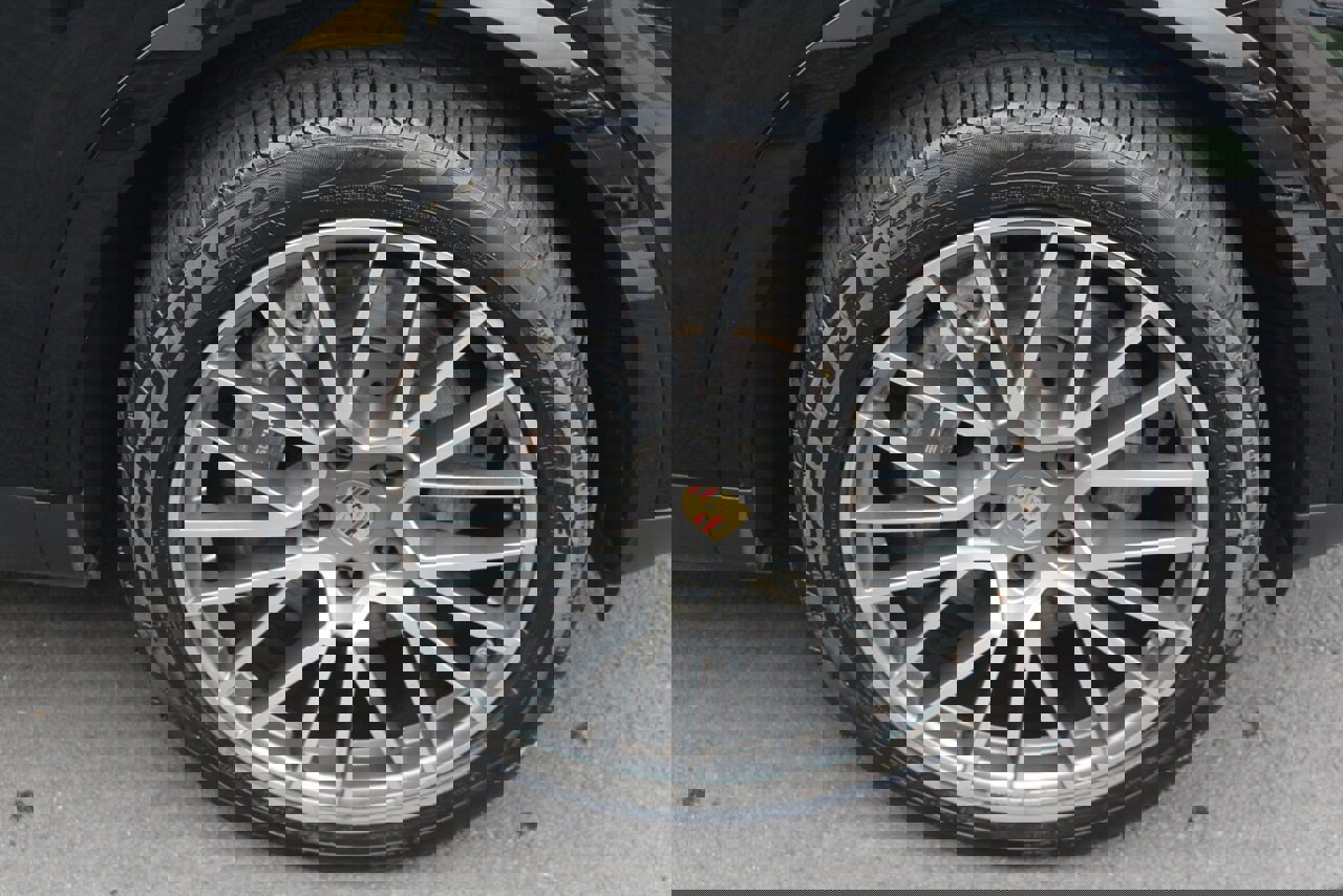 Used 2022 Porsche Cayenne Platinum Edition AWD/4WD image 29