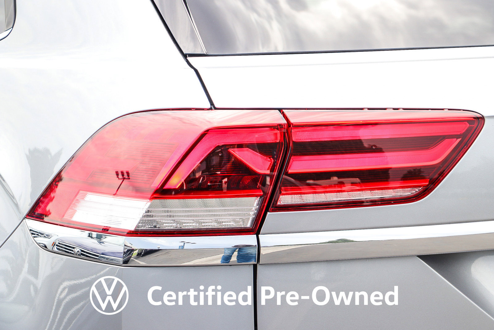 Certified 2022 Volkswagen Atlas Cross Sport SE AWD/4WD image 10