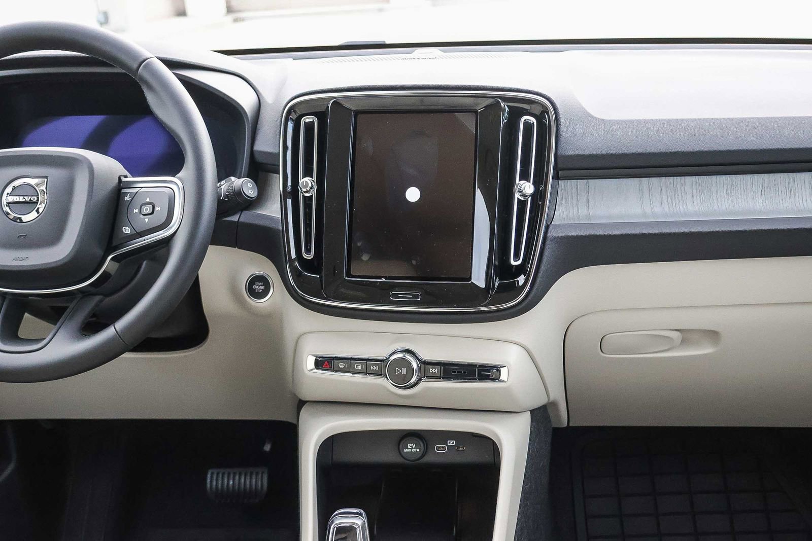 New 2026 Volvo XC40 B5 Ultra w/ Climate Package image 21