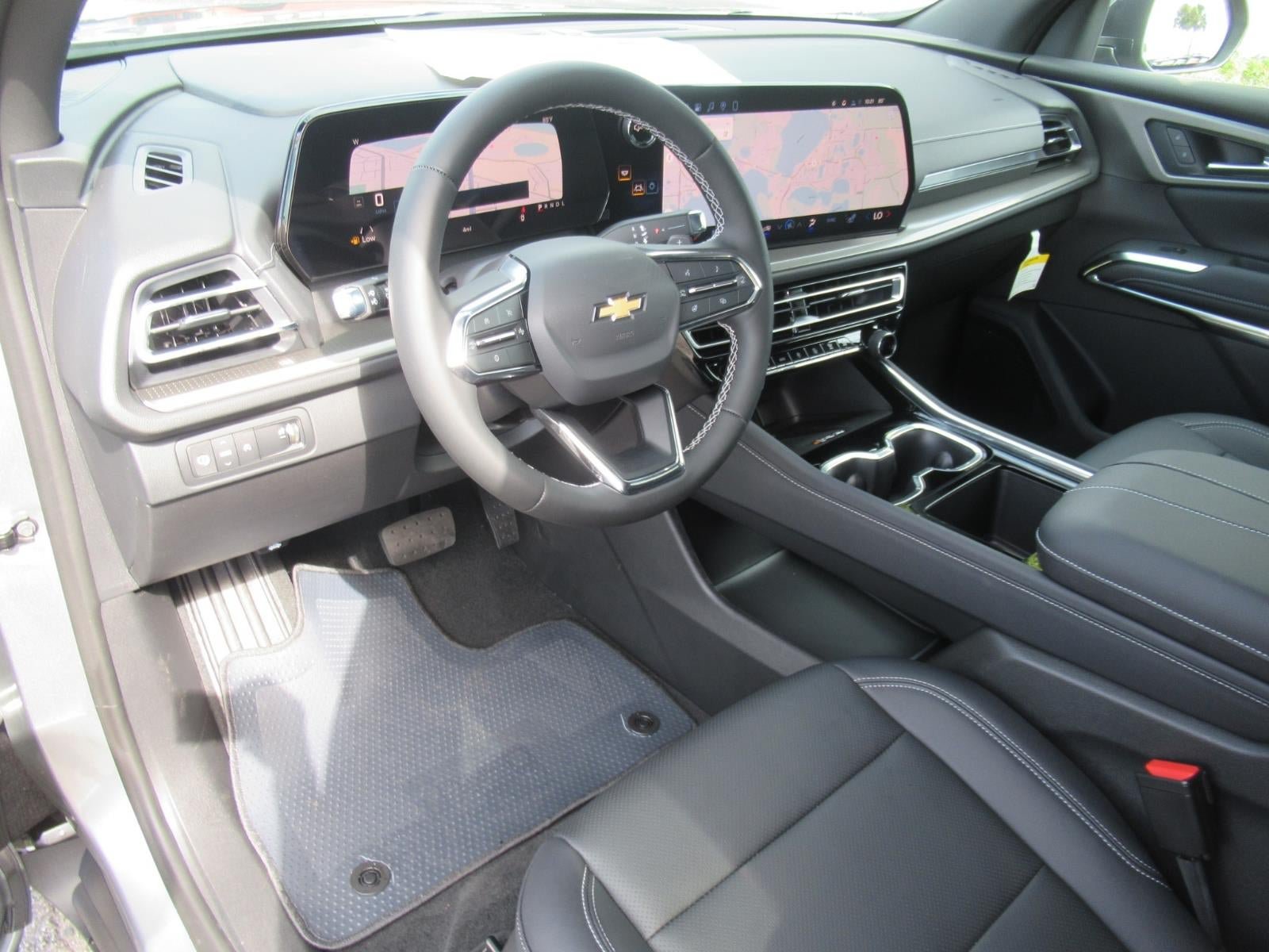 New 2027 Chevrolet Traverse LT w/ Driver Confidence Package FWD image 17