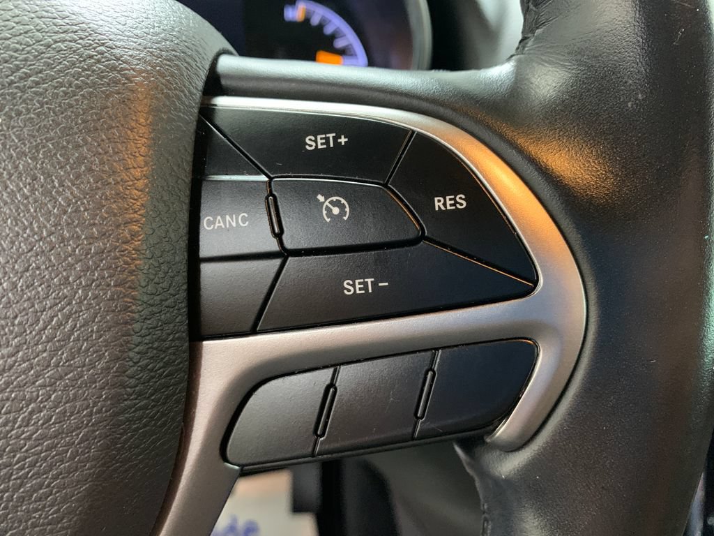 Used 2020 Jeep Grand Cherokee Altitude AWD/4WD image 14