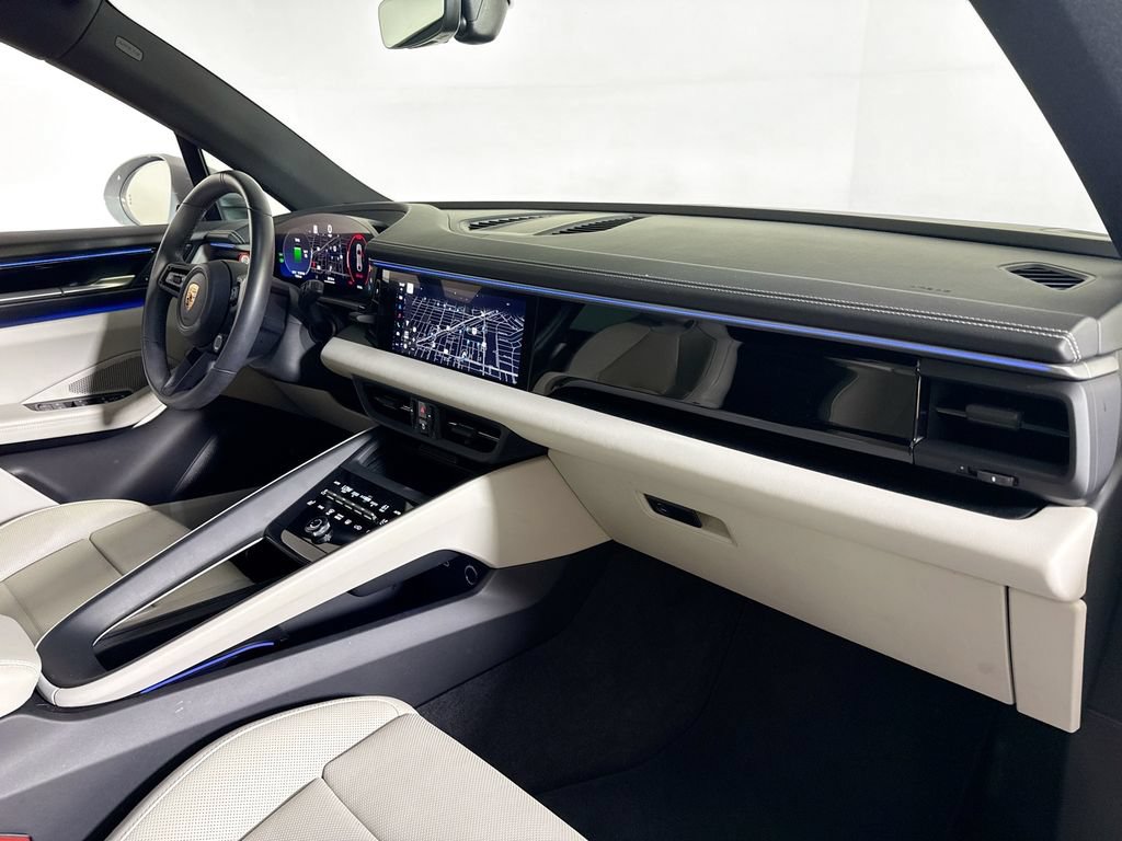 Certified 2024 Porsche Macan 4 Electric AWD/4WD image 17
